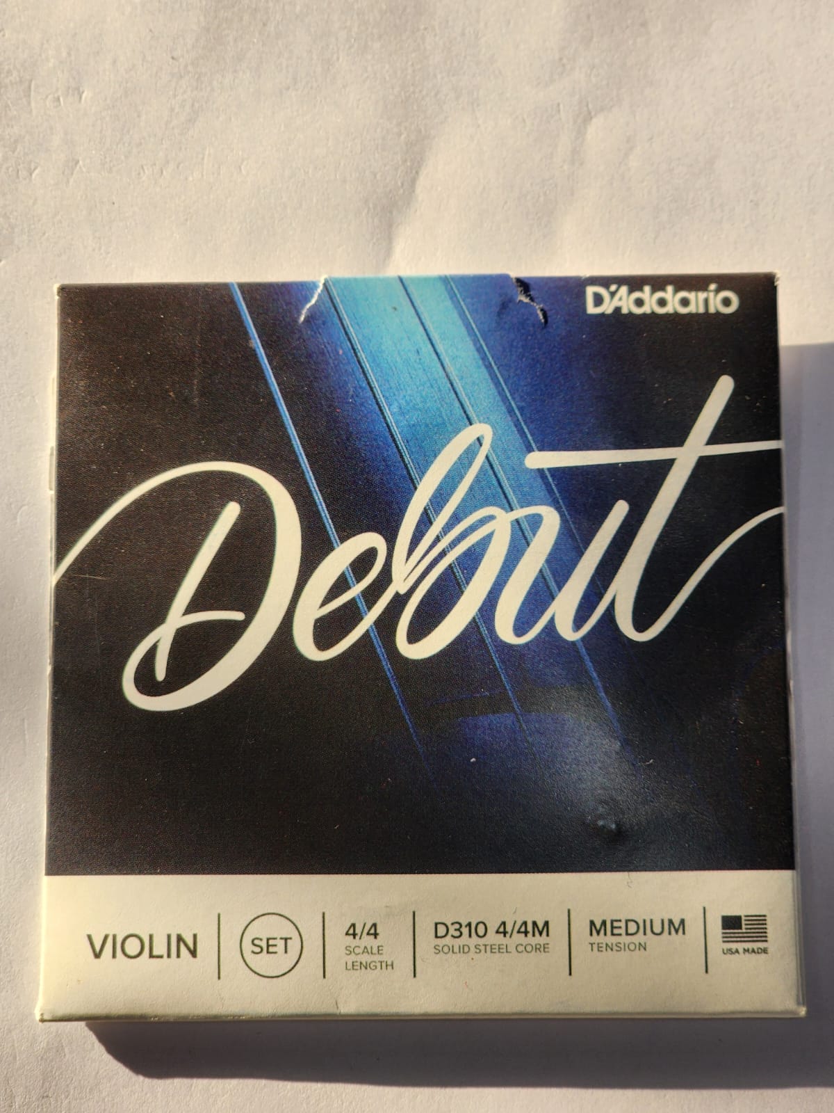 D’Addario Debut Violin Strings, Medium Tension, 4/4 Scale Length
